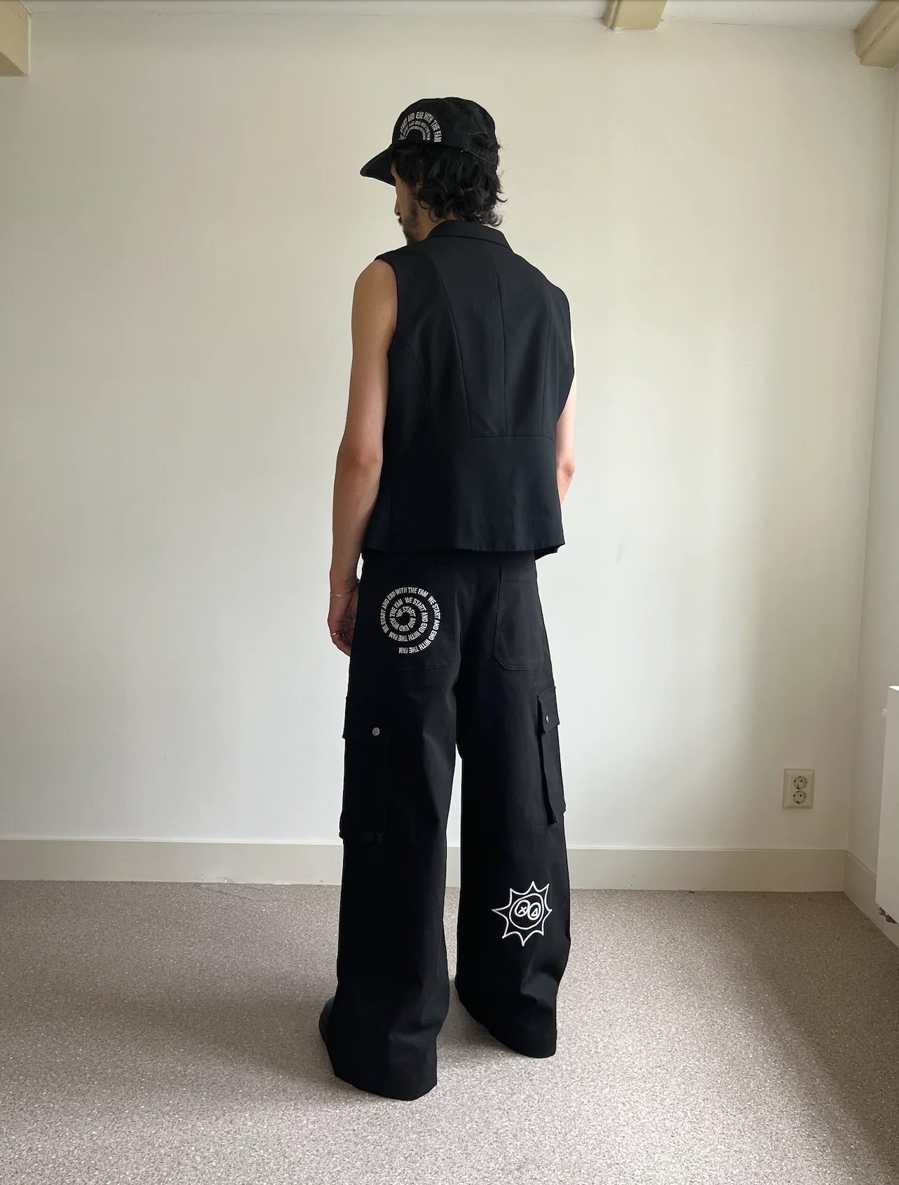 Black doodle cargo pants - Image 5