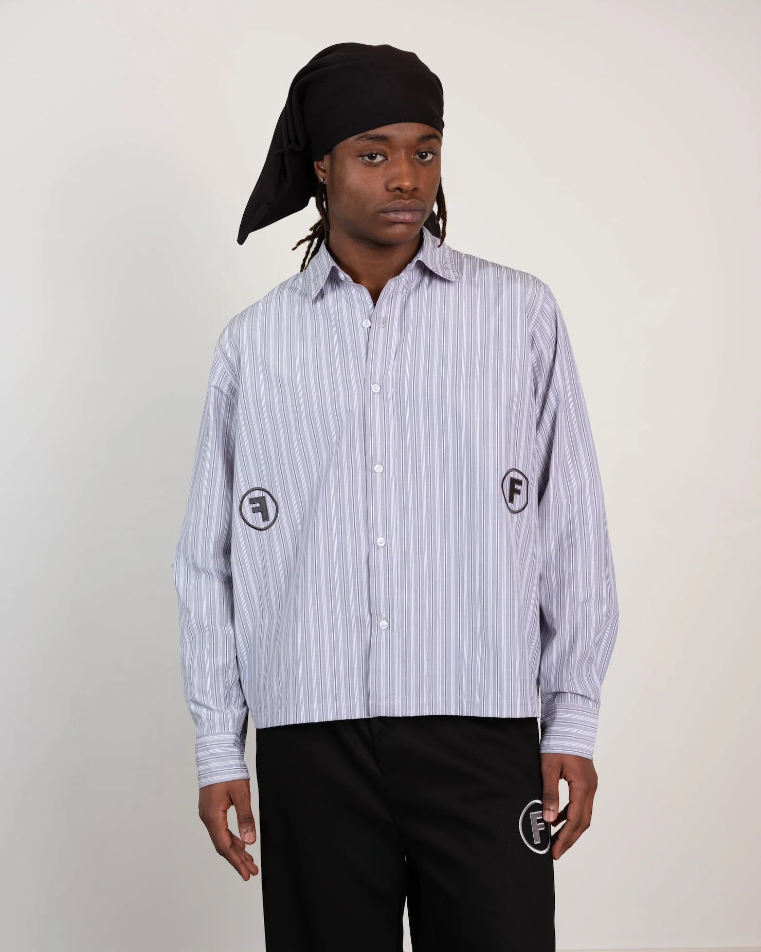 striped f circle shirt grey - Image 3